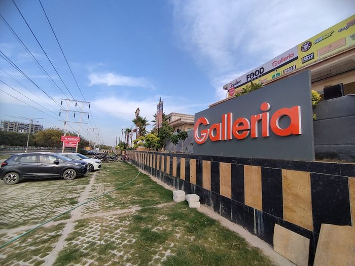 Galleria 24x7 Business Hub